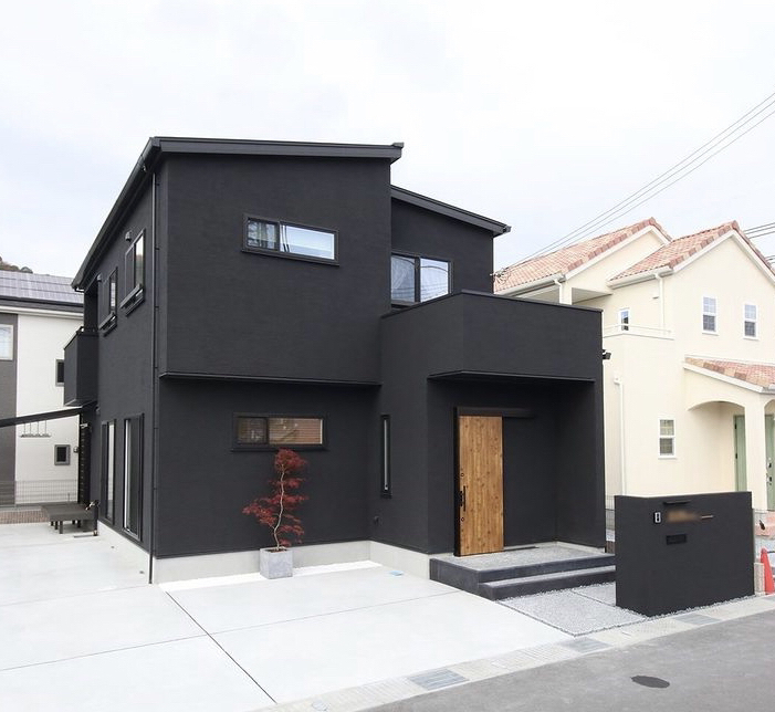 黒い外壁はデメリットが多い 黒い外壁でもオシャレに仕上げるコツやメリットを解説 モノコト図鑑